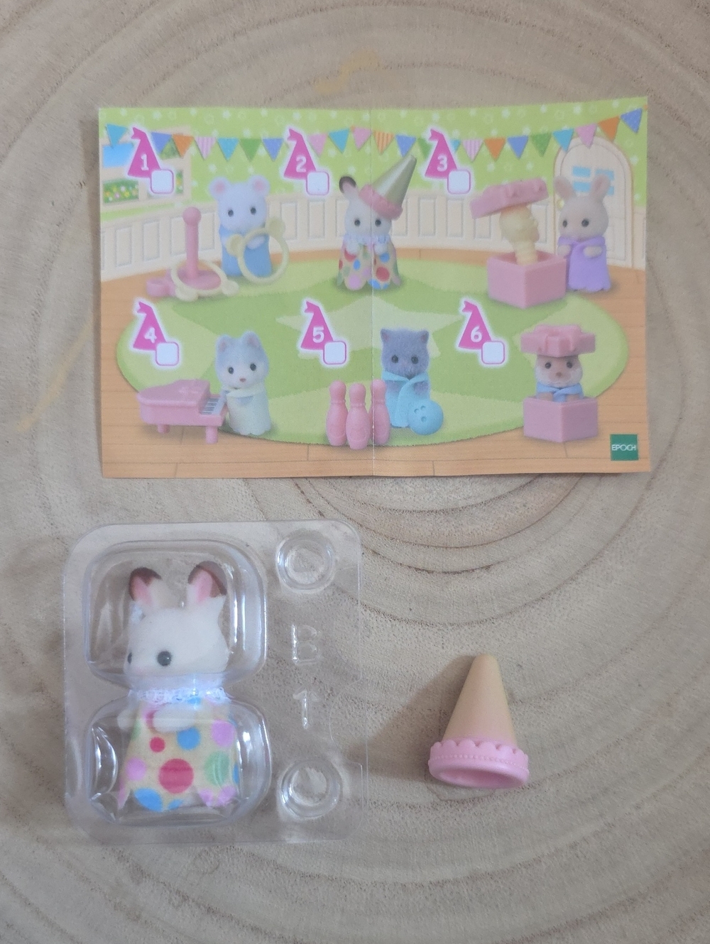 Sylvanian Families/Calico Critters Mini Bunny In Polka Dot Dress-Party Babies